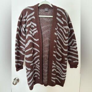 Brand Ichi Brown and Gray Zebra Pattern Sweater Size Small (but fits Medium)